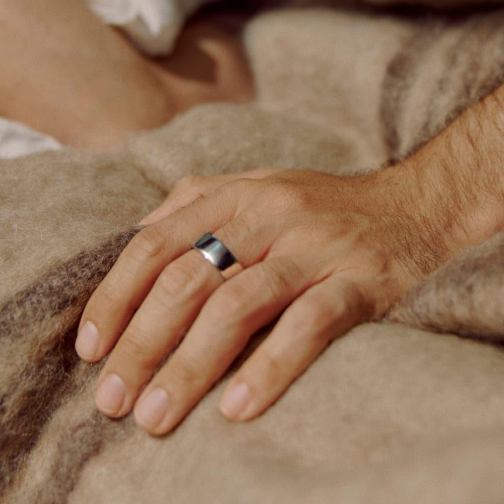 Oura Smart Ring 4 - Silver - Size 8 - | Non-Standard Fit – Measure with a Size Kit |Sleep, Heart Rate and Fitness Tracking Wearable | 8-Day Battery, iOS / Android Compatible