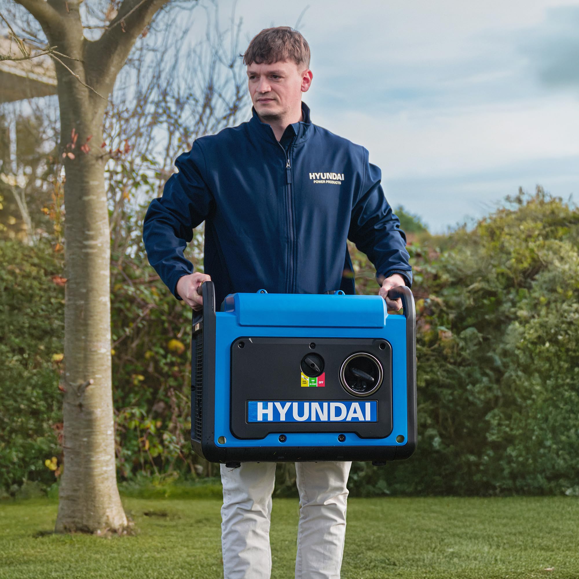 Hyundai 3200W / 3.2kW Petrol Inverter Generator, Pure Sine Wave Output, Lightweight, Quiet with Electric Start, 3 Year Warranty