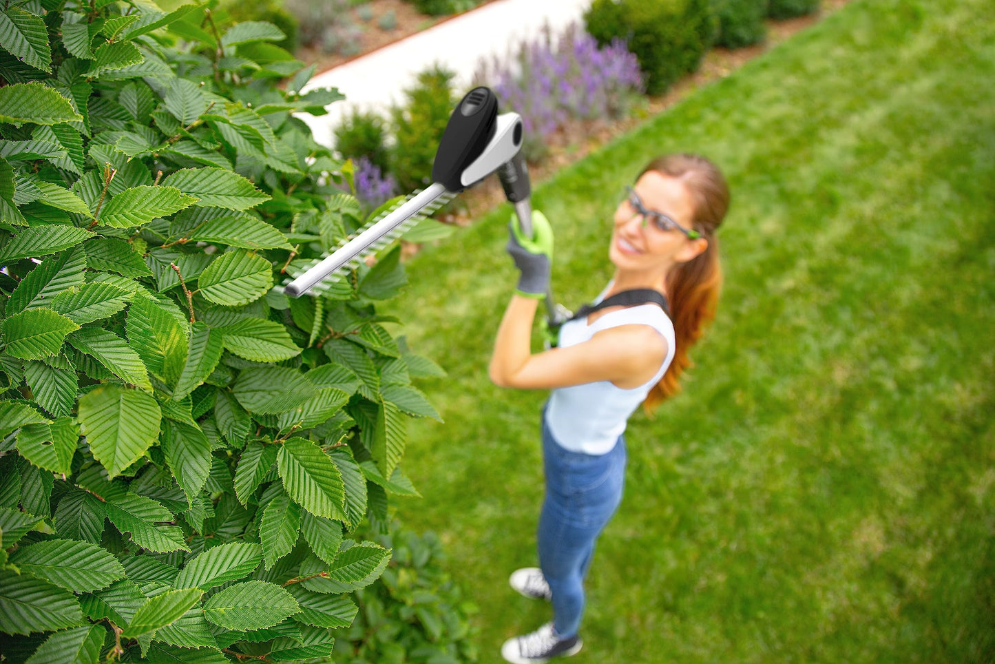 Gtech LHT50 Lightweight Hedge Trimmer | Cordless | 60 mins Runtime | 7 Head Positions | 14 mm Cutting Width | 10 ft Reach